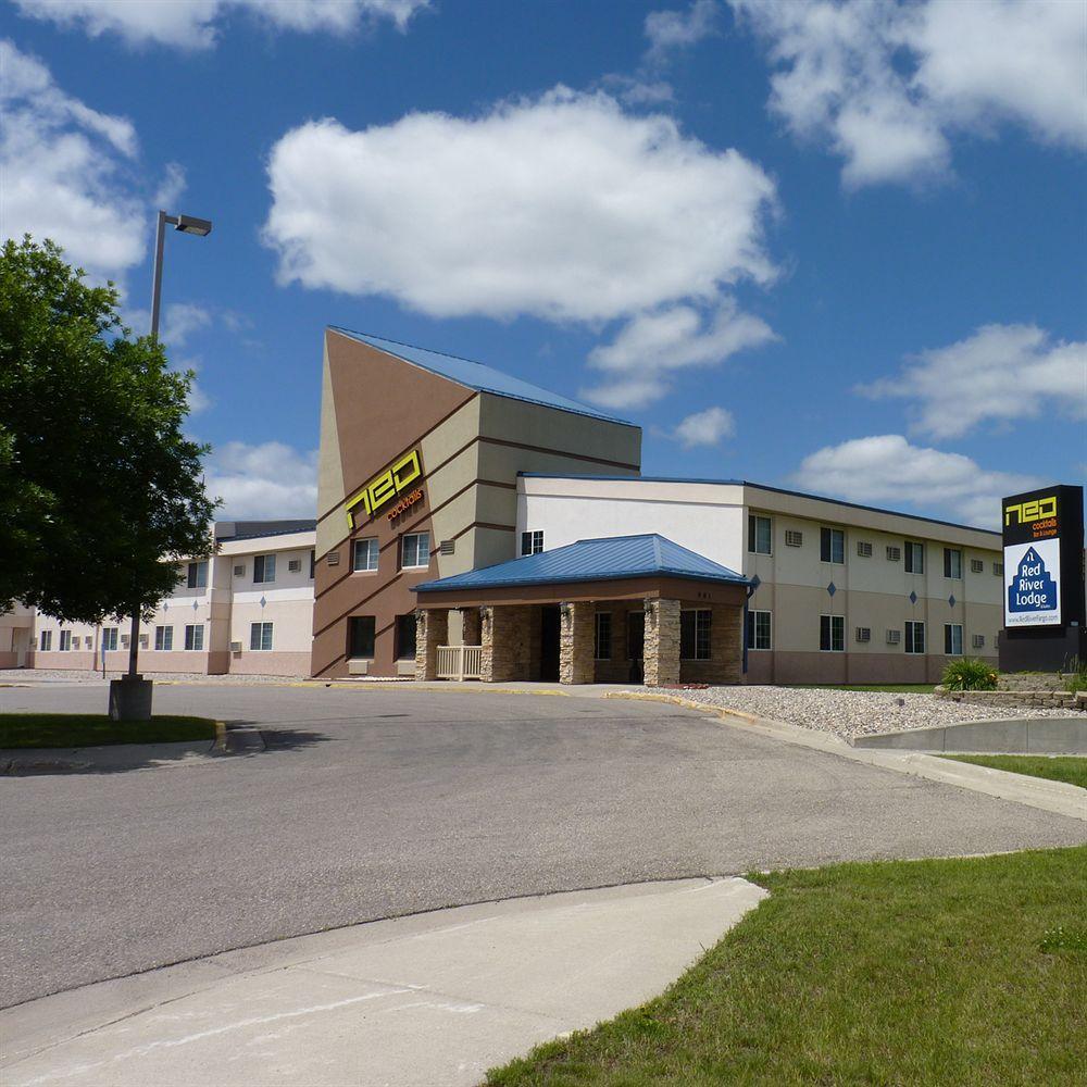 Red River Inn & Suites Fargo Exterior photo