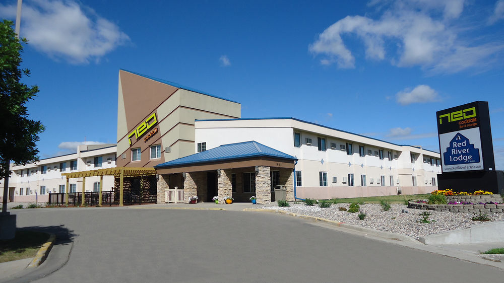 Red River Inn & Suites Fargo Exterior photo