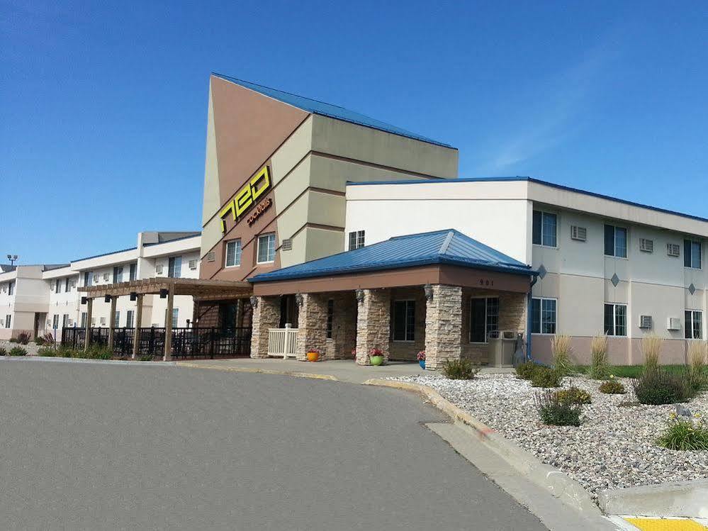 Red River Inn & Suites Fargo Exterior photo