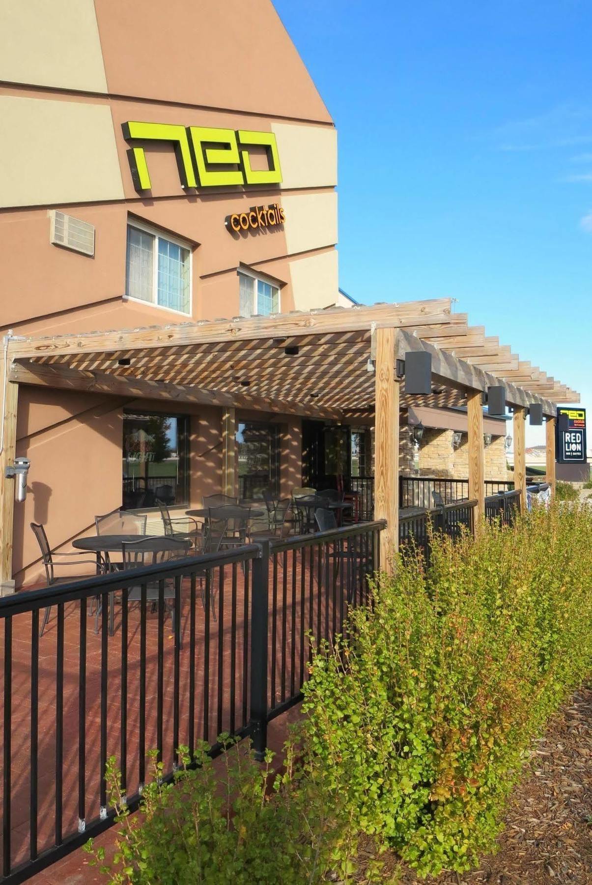 Red River Inn & Suites Fargo Exterior photo